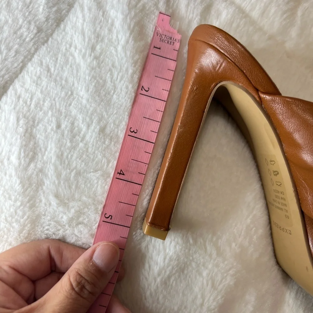 Express Twisted Square Toe Heeled Sandals Size 9.5
